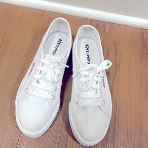 White Supergas in very good condition